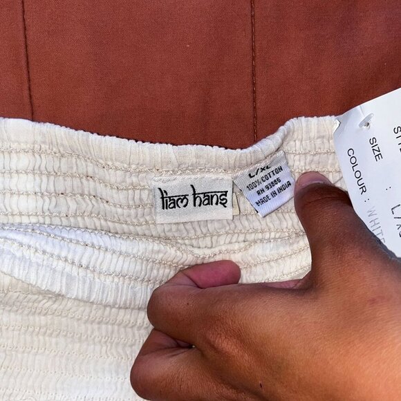 NWT Liam Hangs White Crochet Boho Cover-up Women's Pants Size L/XL - Picture 8 of 11